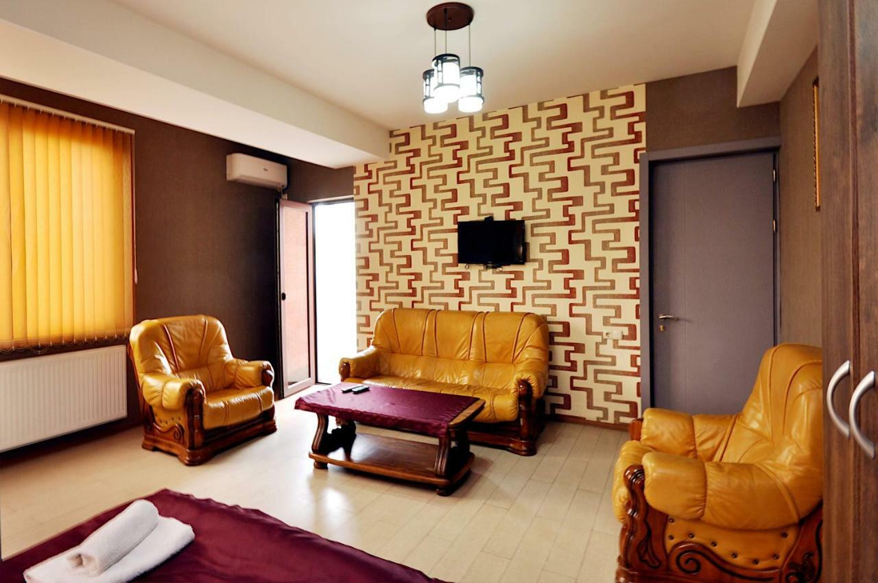 Hotel Kavela ティビリシ エクステリア 写真