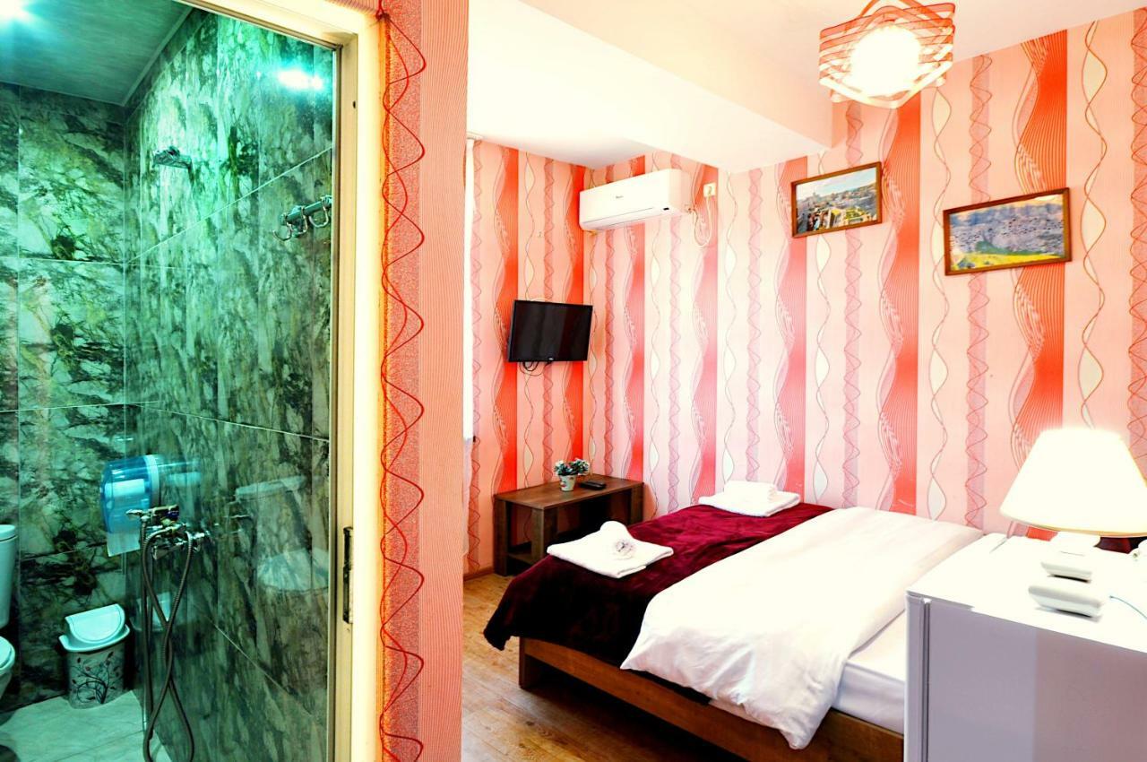 Hotel Kavela ティビリシ エクステリア 写真